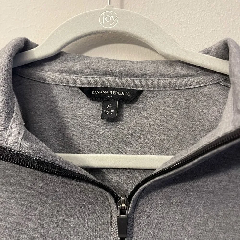 Banana Republic quarter zip size medium